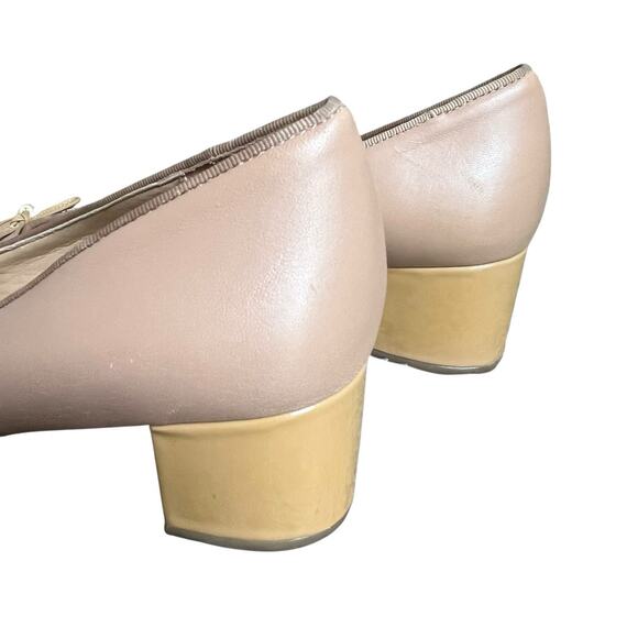 Michael Kors Beige Tan Gia Block Heel Pump Size 8 Bow Cap Toe Patent - Picture 6 of 12